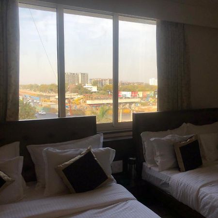 Hotel Circle Inn Ahmedabad Exteriör bild