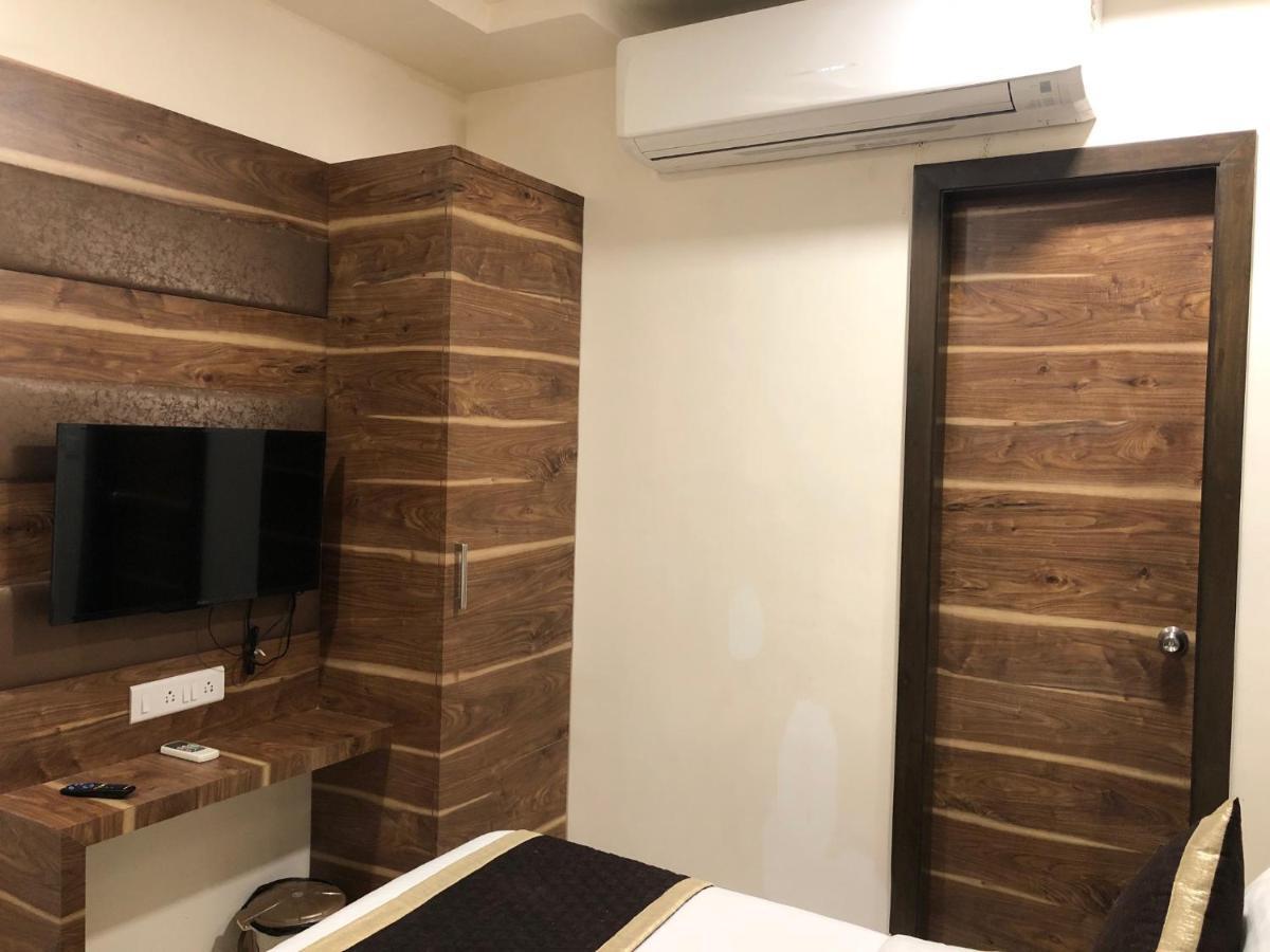 Hotel Circle Inn Ahmedabad Exteriör bild