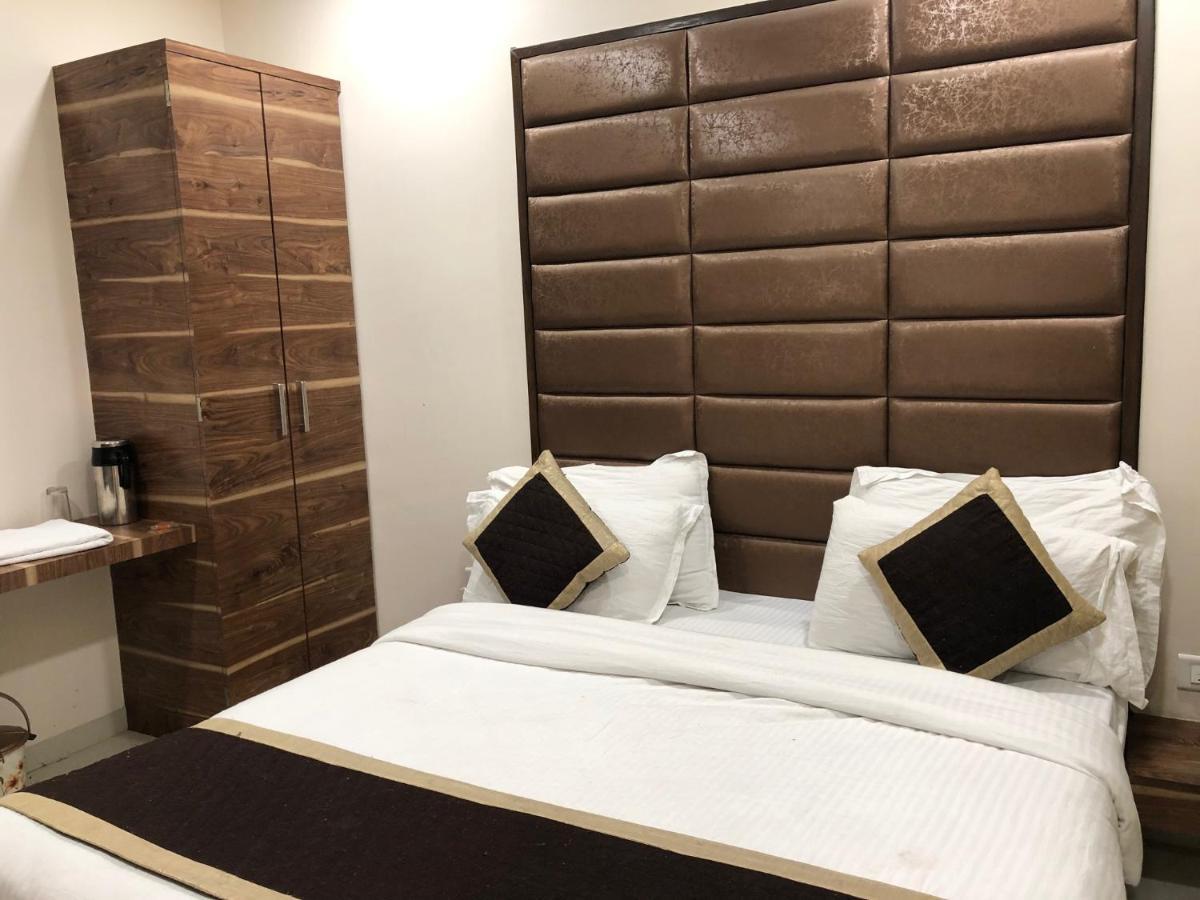 Hotel Circle Inn Ahmedabad Exteriör bild