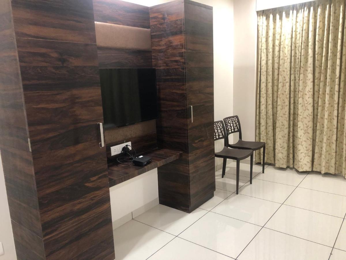 Hotel Circle Inn Ahmedabad Exteriör bild