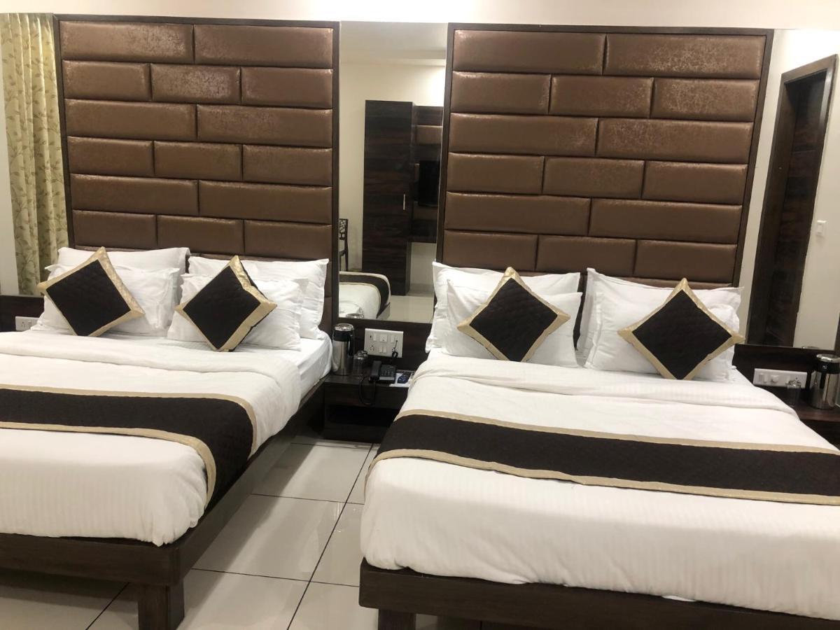 Hotel Circle Inn Ahmedabad Exteriör bild