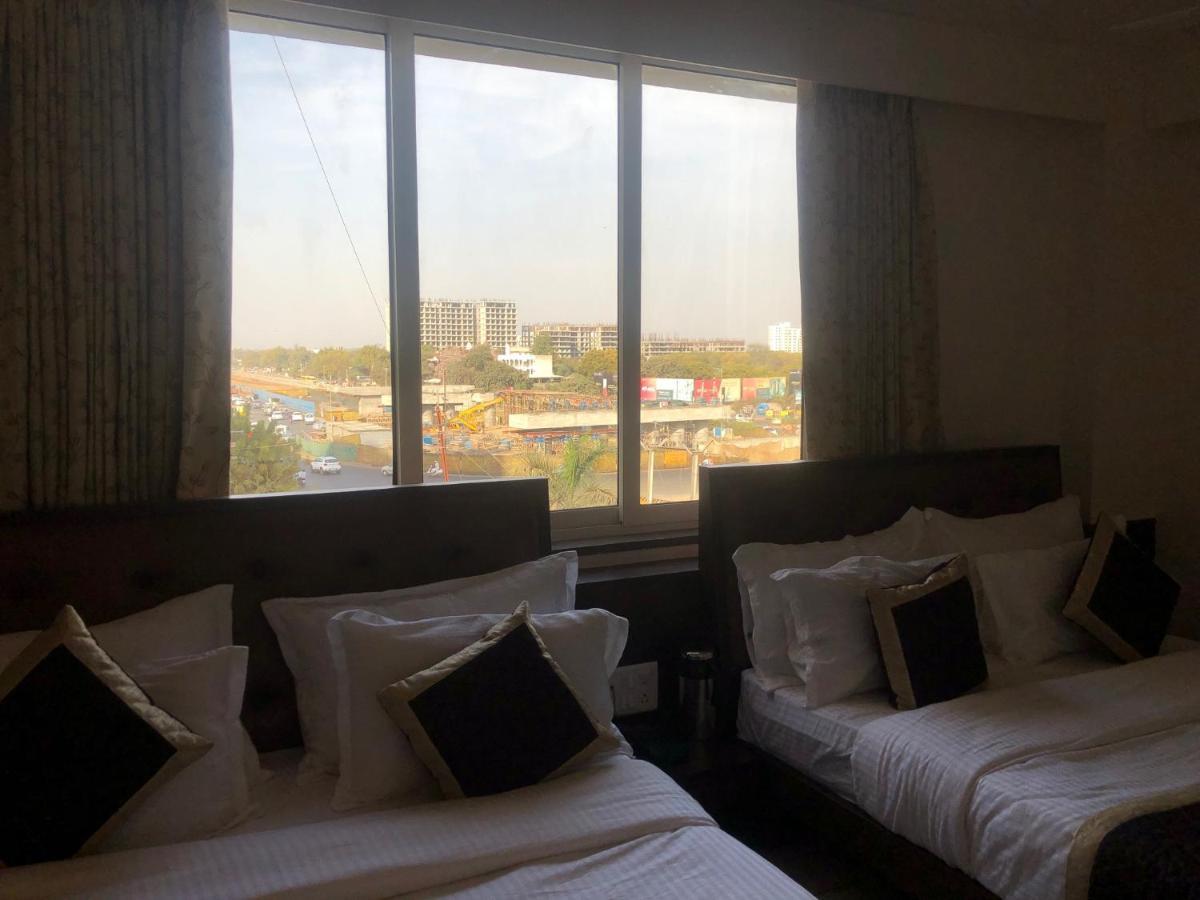 Hotel Circle Inn Ahmedabad Exteriör bild