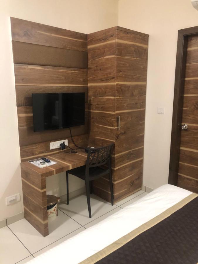 Hotel Circle Inn Ahmedabad Exteriör bild
