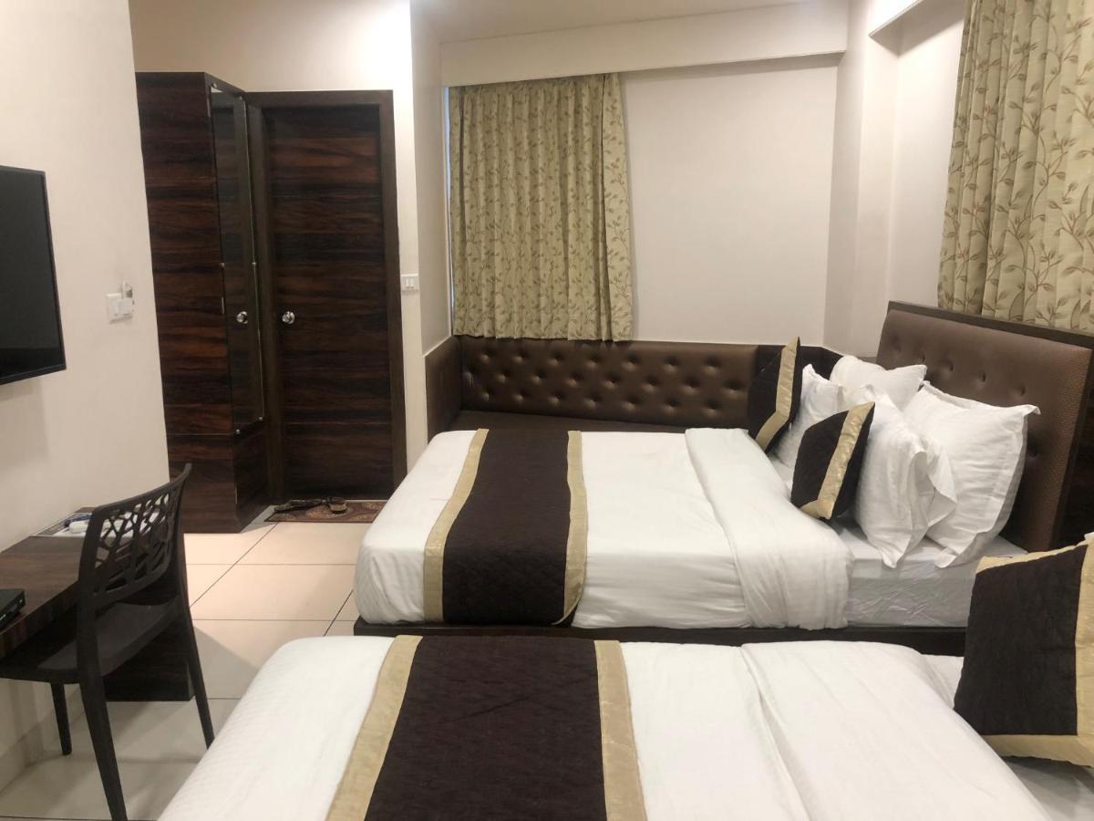 Hotel Circle Inn Ahmedabad Exteriör bild